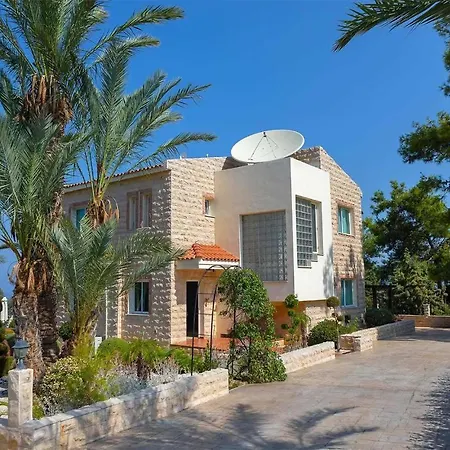 Pine Retreat Hotel Argaka
